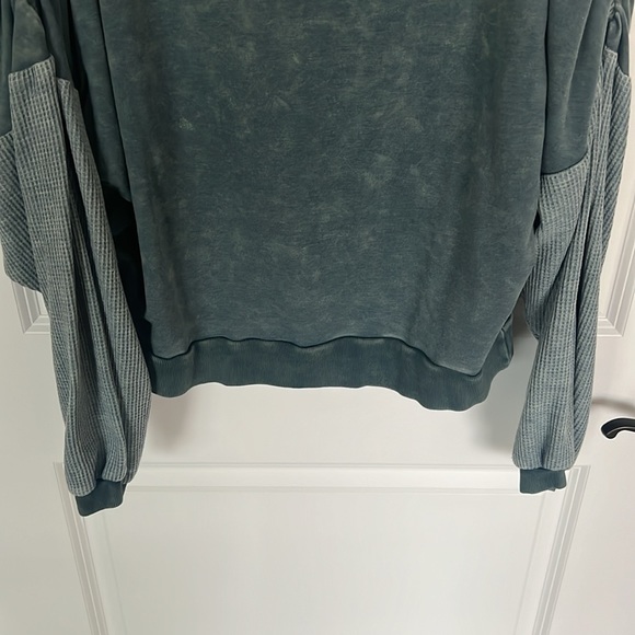 gimmicks by BKE Drop Shoulder Sweatshirt. - Picture 9 of 16